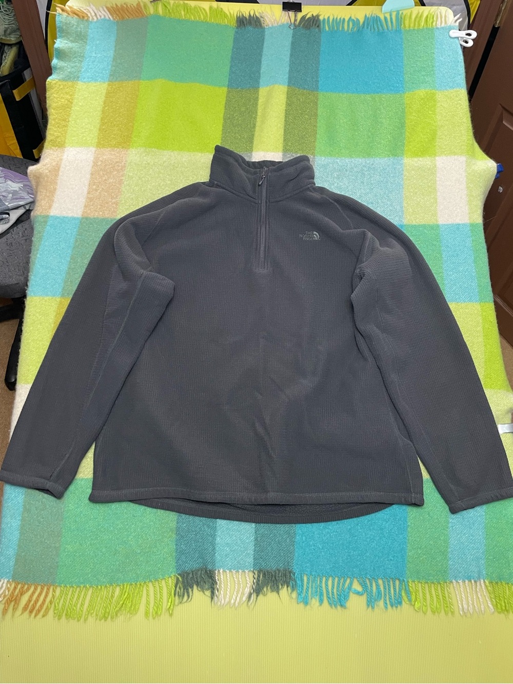 The North Face Men’s Charcoal Gray Half-Zip Fleece Pullover